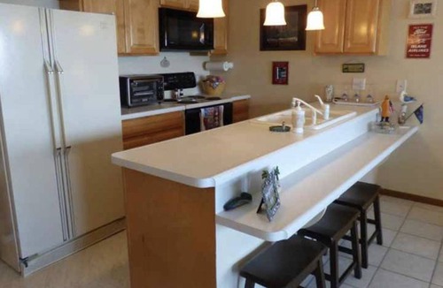 Put-in-Bay Condo | Top Floor Waterfront Put-in-Bay condo