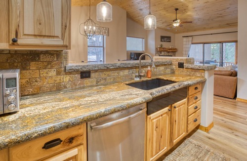 Torreon Cabin | Torreon Cardinal Landing Cabin With Party Garage