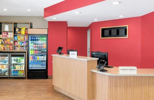 Allen Park Hotel | TownePlace Suites by Marriott Detroit Allen Park