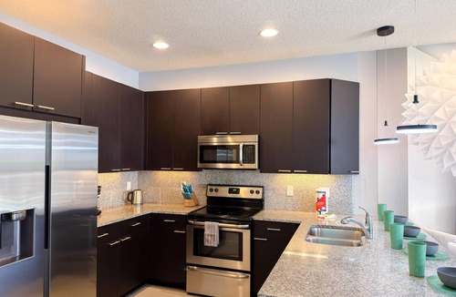 Four Corners House | TR1435RC - Modern 3BR - Private Pool Sleeps 8