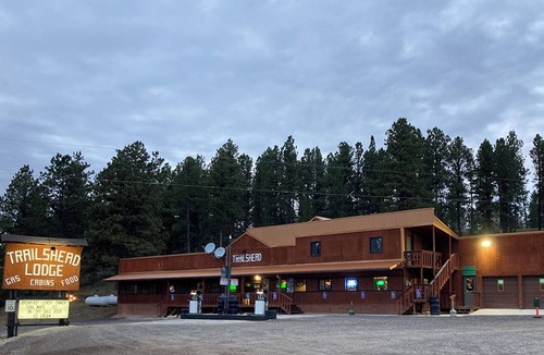 Deadwood House | Trailshead Lodge - Cabin 3
