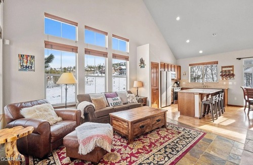 Granby House | Trailside Haven: Ski-In/Ski-Out 3BR + Loft w/Mountain Views