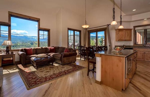 Bear Crossing House | Trailside Views | 4 Mi to Resort