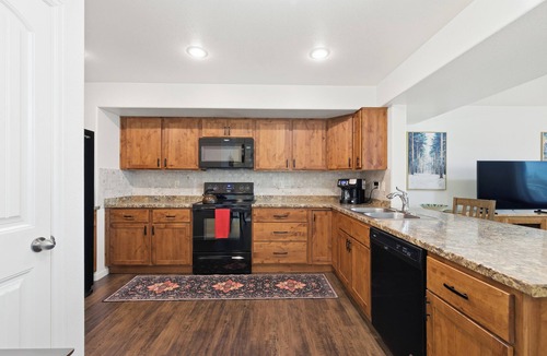 Cheyenne House | Tranquil Family Retreat-15 min to Frontier Days Fairgrounds -Dog Friendly