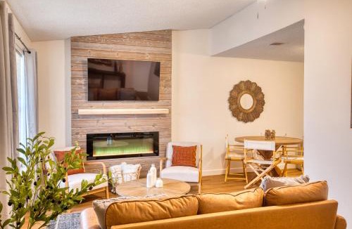 Moultrie Apartment | Travel for work - Stylish 3 BDR - Southern Georgia