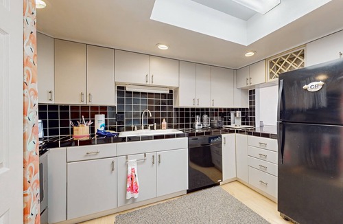 Cocoa Beach Condo | Tropical Beachside Condo — Private Balcony/Patio, Heated Pool & Spa-like Sauna!🌴🌺