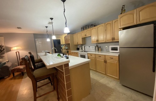 New Smyrna Beach Cottage | Tropical Island Guest House - Minutes from Ocean & Flagler Avenue