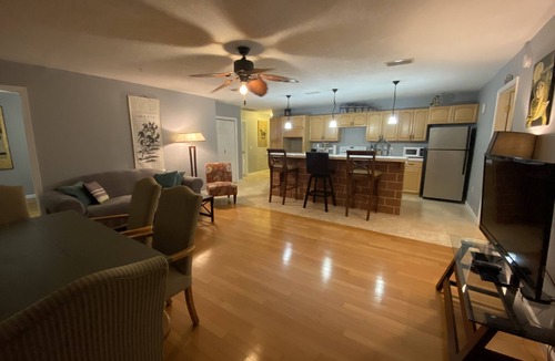 New Smyrna Beach Cottage | Tropical Island Guest House - Minutes from Ocean & Flagler Avenue