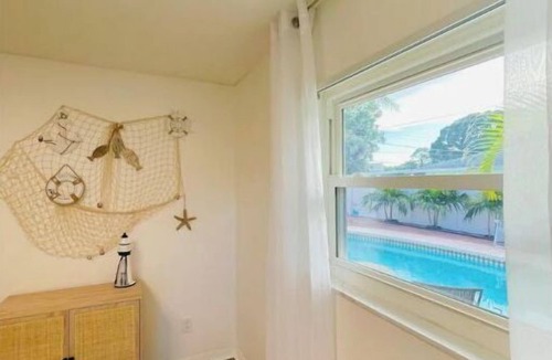 Melbourne House | Tropical Vacation POOL Home in Melbourne, 7 mins to Beach