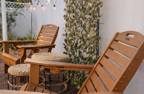 Melbourne House | Tropical Vacation POOL Home in Melbourne, 7 mins to Beach