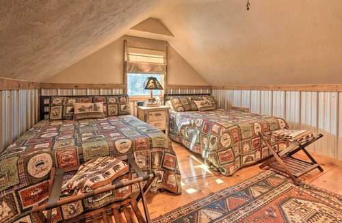 Lone Rock Cabin | Trout Lodge at Two Rivers - Waterfront Cabin!