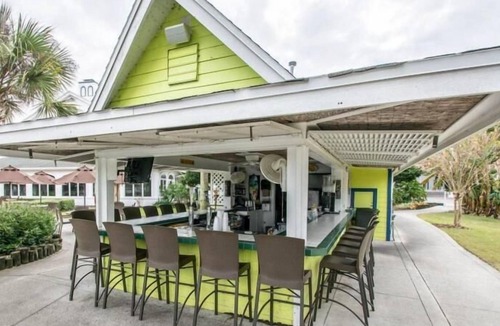 Crystal River House | Truly an Adventure! 2 Units, Swim with Manatees, Pool, Scuba, Golf