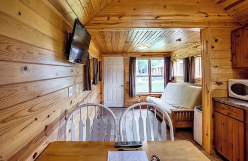 Buffalo City Cabin | Turtle Cabin #5 Near Mississippi River