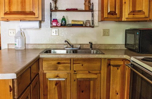 Au Train Cabin | Twin Heron Cabin #1 – AuTrain River Cabin Near Pictured Rocks & Lake Superior
