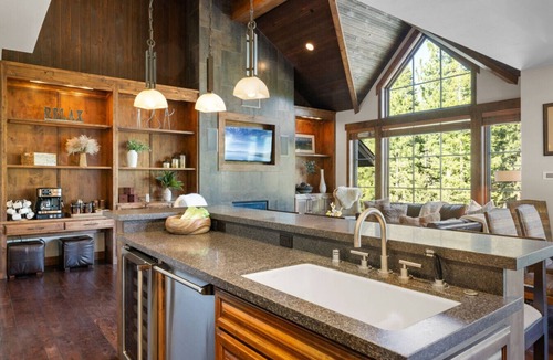 Truckee House | Two Adjacent Luxury Townhomes | Walk to Northstar Village & Ski Lifts