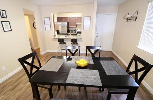 Biggs Field House | Two king, Cozy & Comfy!