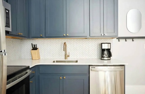 French Quarter Hotel | Two-Unit Canal Street Stay Near French Quarter + Bourbon St | The Harlequin
