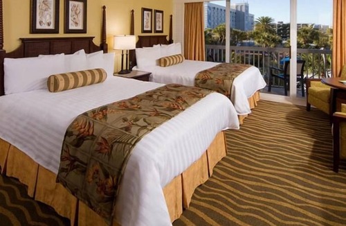 St. Pete Beach Resort | Ultimate Beach Adventure! 2 Tropical Units with Water Slides and Pool!