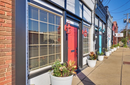 Marshall Apartment | Ultimate Convenience: Historic Dtwn Marshall Apt!