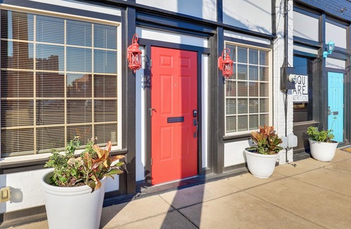 Marshall Apartment | Ultimate Convenience: Historic Dtwn Marshall Apt!