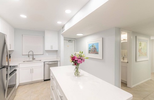 Satellite Beach Condo | Ultimate Space Coast Condo with Ocean Views, Heated Pool & BBQ Grills ☀️
