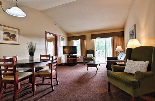 Pembine Hotel | Unforgettable Island Adventure! Charming Suite w/Pool Access | Pet-Friendly!