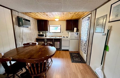 Hot Springs Cabin | Unique Cabin with Deck Great for Families in South Dakota