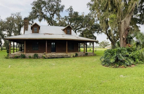 Webster Cabin | Unique Country home in Sumter County, Florida close to Sumter Fairgrounds.