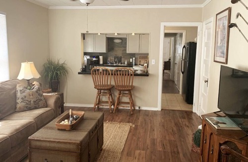 San Saba Apartment | Unit 206, a 1946 historic Triplex bungalow style apartment of approx. 800 sq ft.