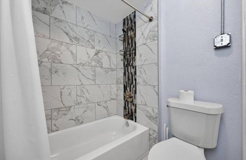 South Pensacola House | Unit 8 Charming Hideaway Cottage Pensacola