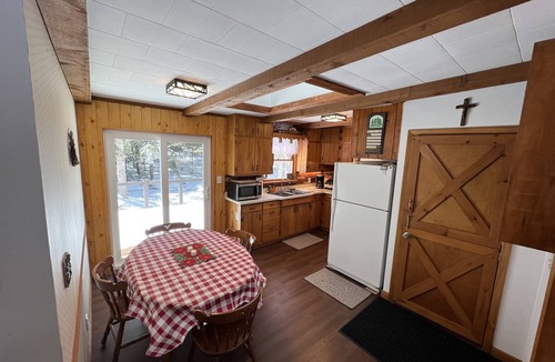 Deerbrook Cottage | “Up North” Get Away, Stay and Play