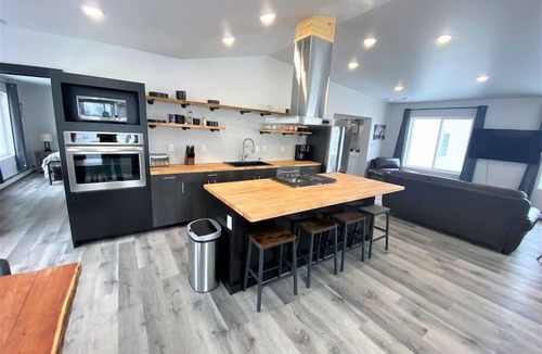 Hancock House | Up North Luxury w/Unmatched Charm! 2 miles to MTU!