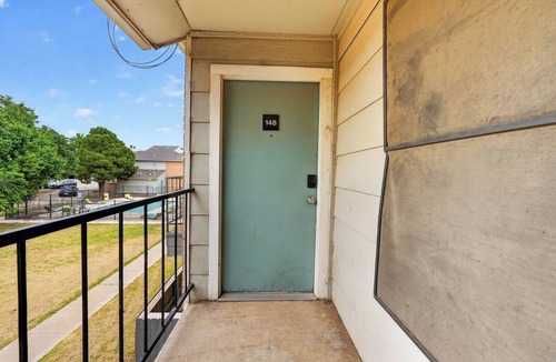 Lubbock Apartment | Updated 2BR with great natural light
