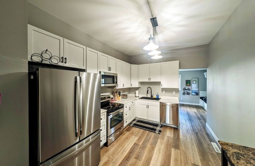 Custer House | Updated 4BR Home, Family Friendly, Steps to Custer Shops & 30 Min to Mt Rushmore
