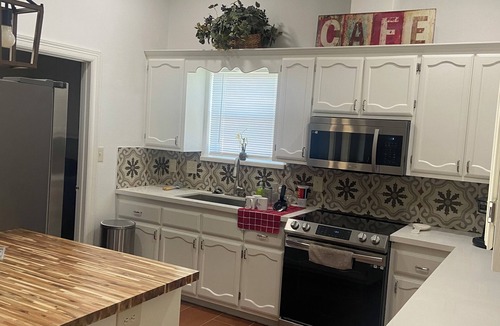 Pharr House | Updated Charming Casa 3-bedroom house gated community in Pharr/Mcallen area