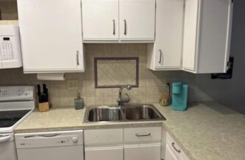 Port Clinton Condo | Updated condo, two master suites with king beds, private balcony
