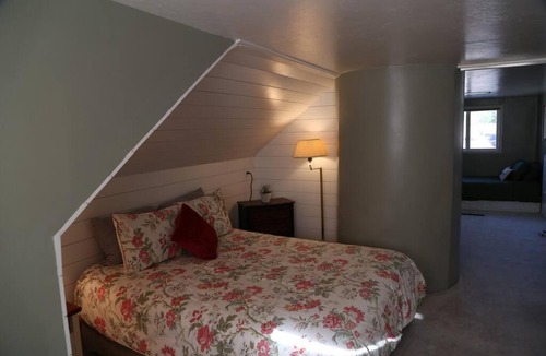 River Heights Apartment | Updated Cottage 3 Bedroom Home With Game Room