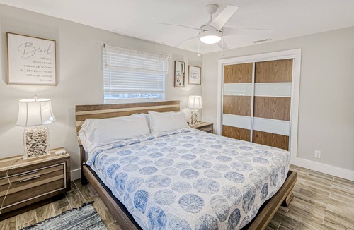 Juno Ridge House | Updated double-duplex with 2 kitchens, 2 lanais, grills, AC, & W/D - near beach