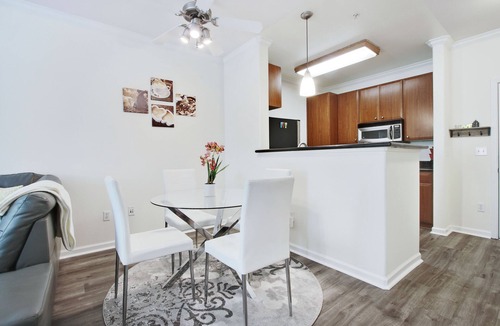 Magliocco - Huff Condo | Updated & Gated Silicon Valley 1BR Condo! AC+Parking+Washer+Dryer by Santana Row