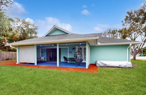 Cape Caneveral Beach Gardens House | Updated home with beach access, games, grill, & central AC - snowbird-friendly