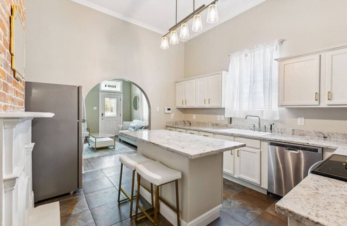 Mid-City District House | Updated Tremé Shotgun | 1 Block to Streetcar