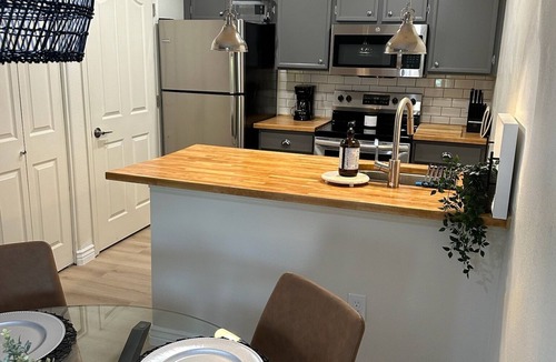 Tucson Condo | Upper unit with VIEW! Luxury 1BR condo + Queen sleeper, Pool, Spa, + Fitness!