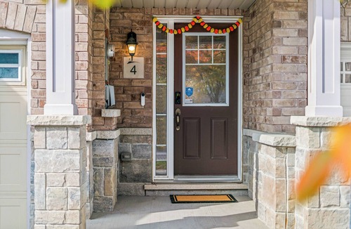 Brampton House | Upscale Entire Home | Trinity Plaza | Free Parking