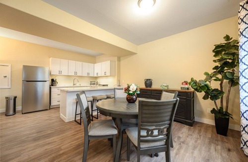 Mountlake Terrace Apartment | Upscale Private Getaway near Seattle
