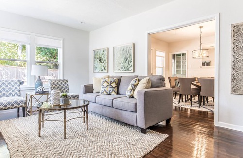 West Meadowbrook House | Urban Bungalow - 10 Min. to Downton!