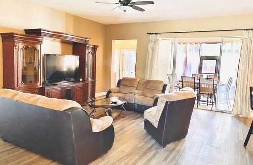 Ocala House | Vacationer’s Delight, The Estate at Redloh Ranch.