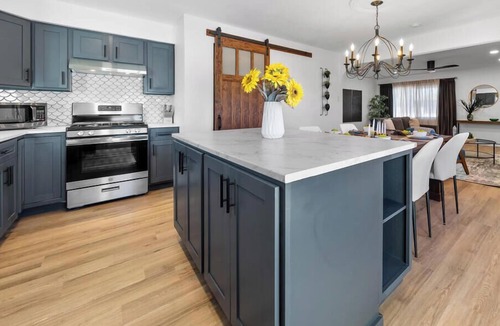 North Valley House | ValleyVibe: Modern Comfort in North Valley - an Irvie Home