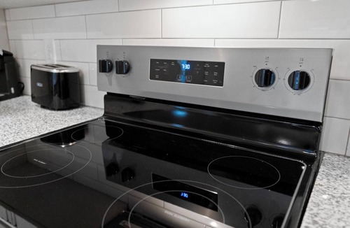 Newberry Apartment | Vanguard 2BD 20 - Two Bedroom Apartment, Sleeps 4