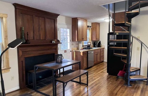 Willis House | VeloWay Chalet by Buffalo Mountain Getaway