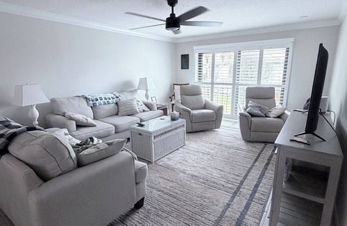 Indian River Shores Condo | Vero Beach Condo 2Bed/2Bath - Walk to the beach